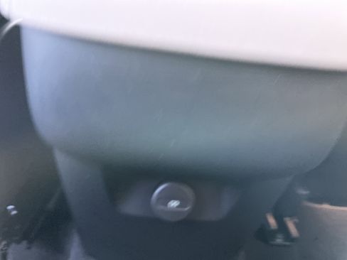 Used 2025 Volvo XC90 B6 Plus image 31