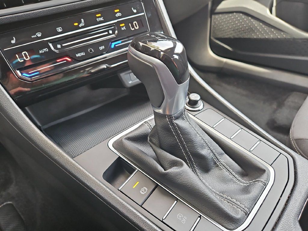 Used 2025 Volkswagen Jetta Sport FWD image 20
