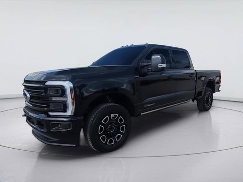 Used 2025 Ford F250 Platinum w/ FX4 Off-Road Package AWD/4WD image 4