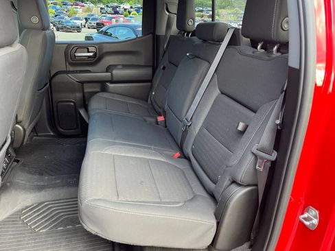 Used 2022 Chevrolet Silverado 1500 LT AWD/4WD image 9