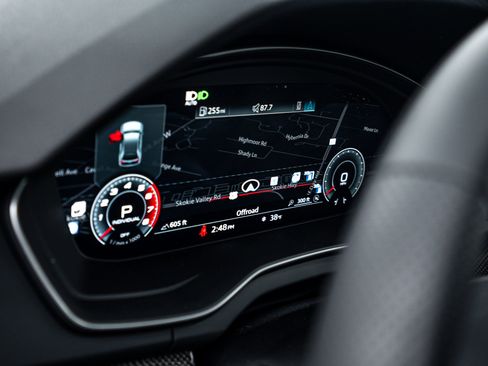 Certified 2025 Audi SQ5 Premium Plus w/ Premium Plus Package image 11