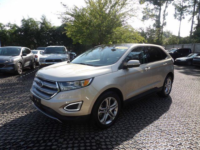Used 2018 Ford Edge Titanium w/ Ford Safe & Smart Package FWD image 4