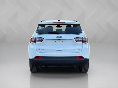 Used 2025 Jeep Compass Latitude AWD/4WD image 6