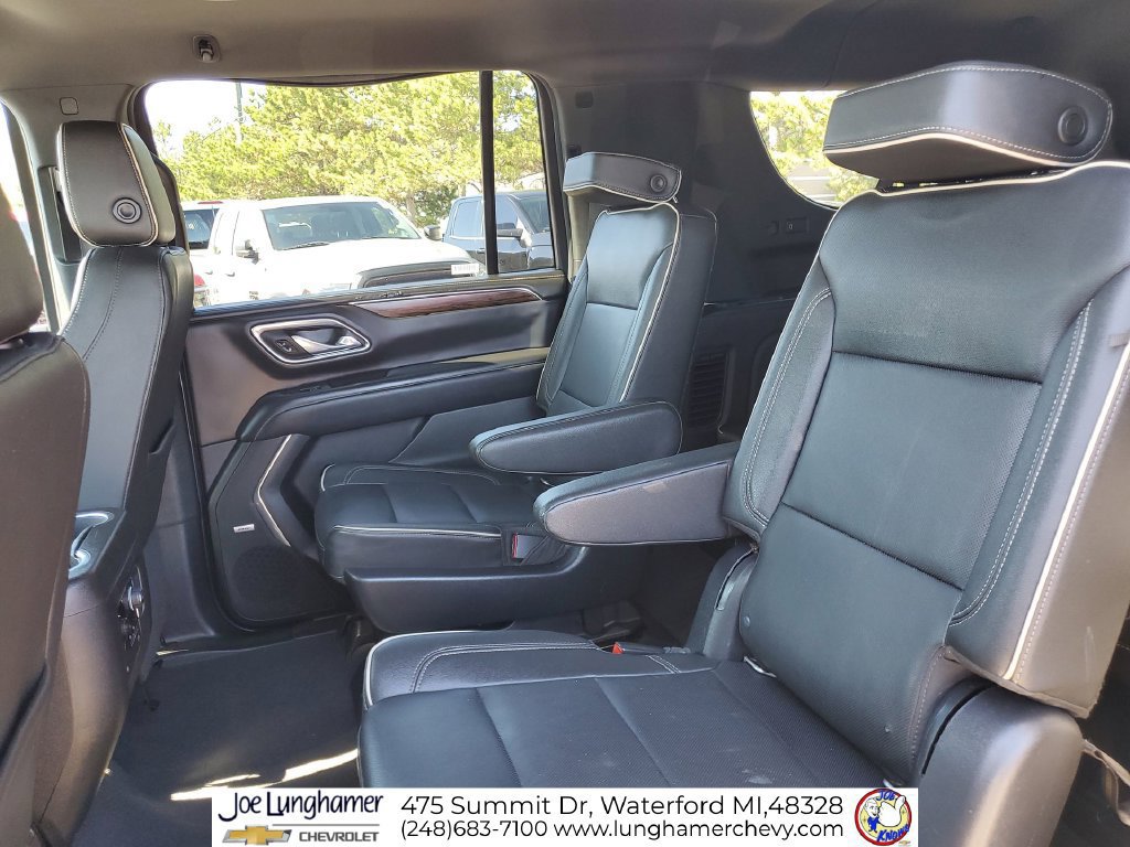 Used 2022 Chevrolet Suburban Premier AWD/4WD image 25