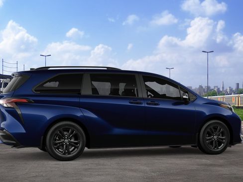New 2026 Toyota Sienna XSE image 11