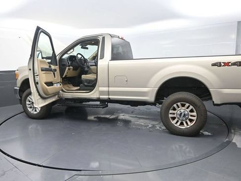 Used 2017 Ford F250 XLT w/ XLT Value Package AWD/4WD image 39