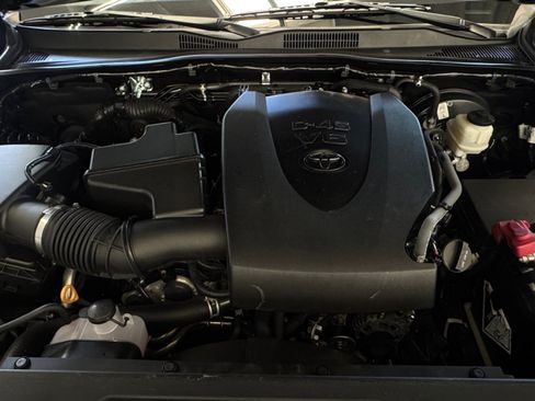 Used 2022 Toyota Tacoma TRD Sport w/ Technology Package RWD image 16