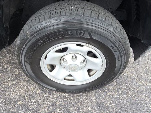 Used 2023 Toyota Tacoma SR AWD/4WD image 12