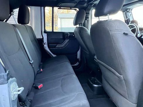 Used 2018 Jeep Wrangler Unlimited Sport S image 12