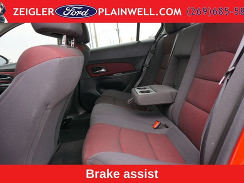 Used 2013 Chevrolet Cruze LT w/ RS Package FWD image 10