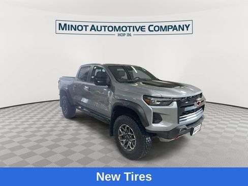 Used 2024 Chevrolet Colorado ZR2 w/ ZR2 Convenience Package III AWD/4WD image 2