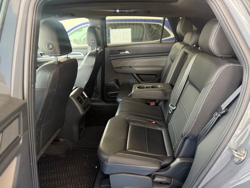 Used 2023 Volkswagen Atlas Cross Sport SEL R-Line AWD/4WD image 16