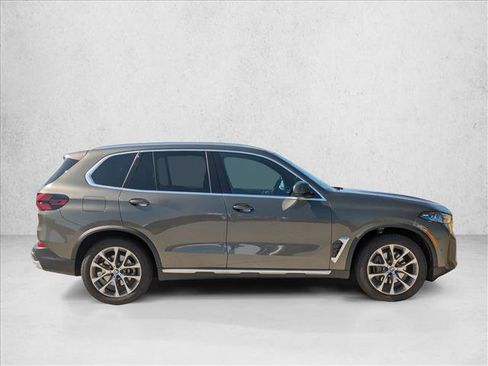 Used 2026 BMW X5 xDrive40i w/ Premium Package AWD/4WD image 4