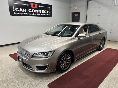 Used 2019 Lincoln MKZ Premiere image 3