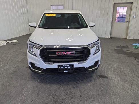 Used 2024 GMC Terrain SLE image 12