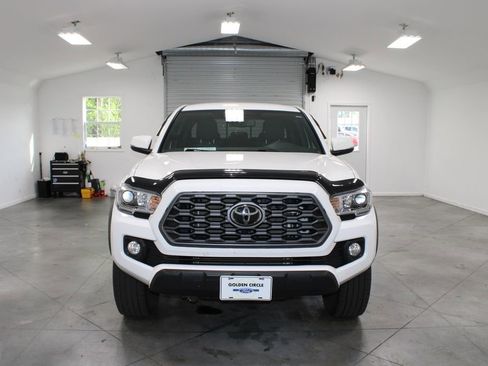 Used 2022 Toyota Tacoma TRD Off-Road w/ Technology Package image 3