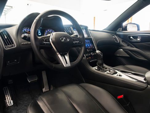 Used 2017 INFINITI Q60 Red Sport 400 AWD/4WD image 15