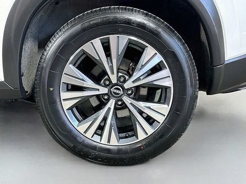 Used 2023 Nissan Rogue SV FWD image 30