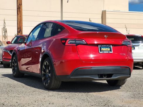 Used 2021 Tesla Model Y Long Range image 7