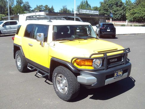 Used 2008 Toyota FJ Cruiser 4WD image 7