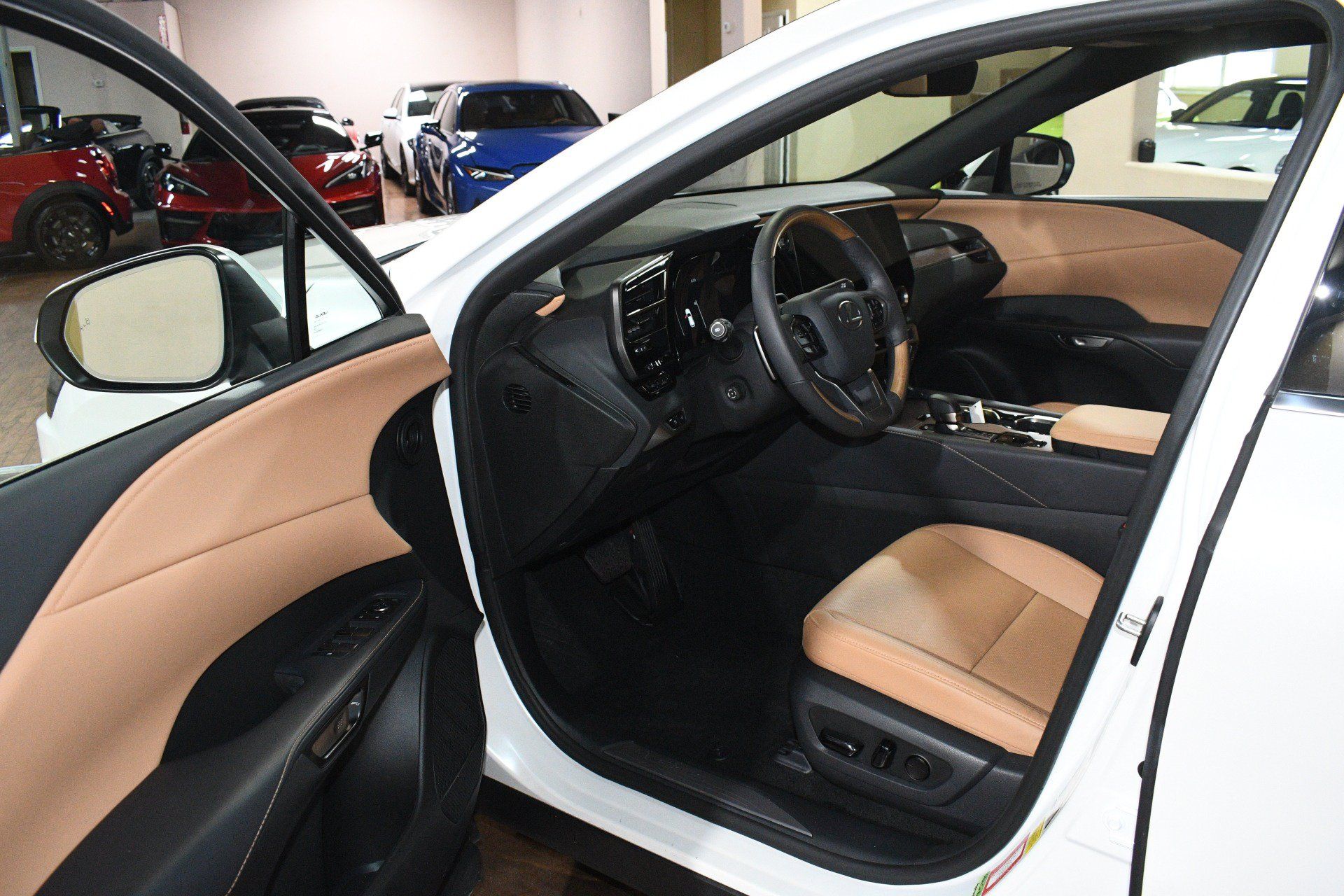 Used 2025 Lexus RX 350 Premium w/ Convenience Package FWD image 45
