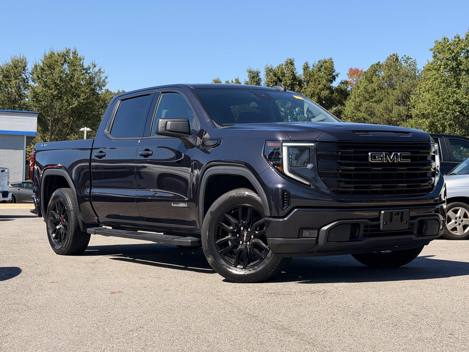 Used 2022 GMC Sierra 1500 Elevation w/ LPO, Elevation Black Package AWD/4WD image 2