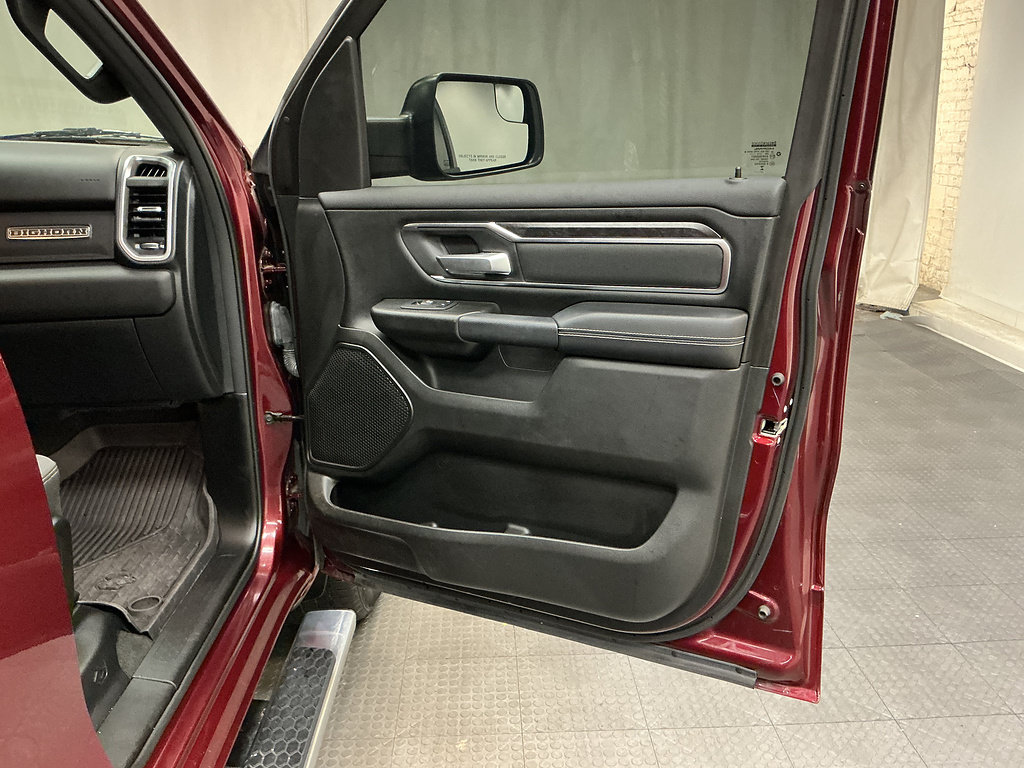 Used 2024 RAM 1500 Big Horn AWD/4WD image 35