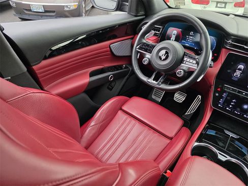 Used 2023 Maserati Grecale Modena image 27