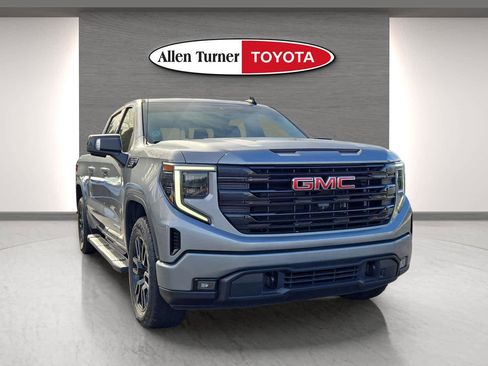 Used 2023 GMC Sierra 1500 Elevation w/ Elevation Premium Package image 2