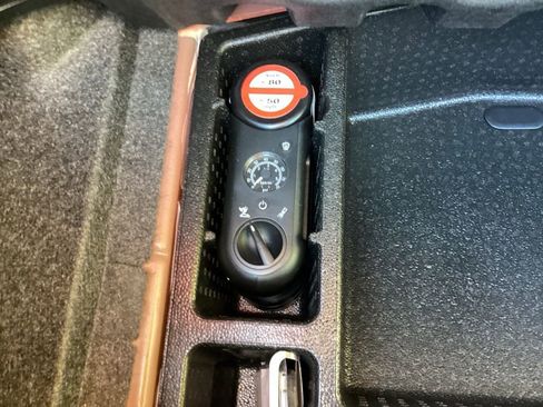 Used 2019 Dodge Challenger SRT Hellcat Redeye image 11