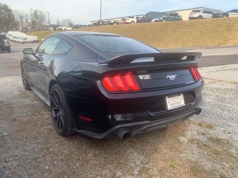 Used 2018 Ford Mustang Coupe image 5