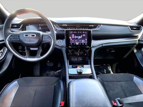 Certified 2024 Jeep Grand Cherokee Altitude AWD/4WD image 14