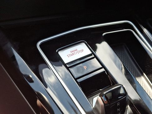 New 2026 Volkswagen GTI SE FWD image 17