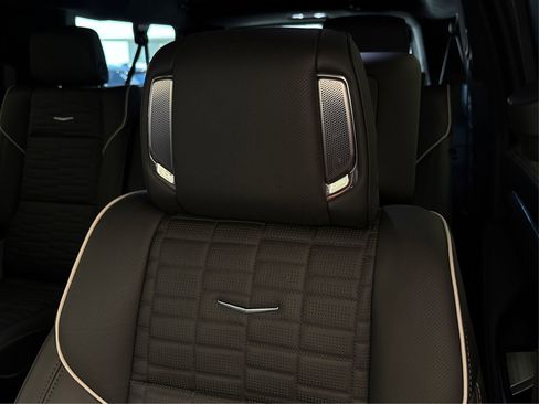 New 2025 Cadillac Escalade ESV Sport Platinum image 32