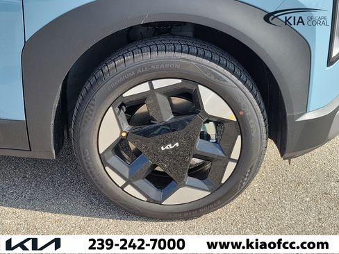 New 2027 Kia Seltos S FWD image 7