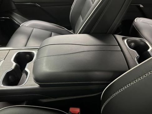 Used 2024 GMC Acadia Denali image 23