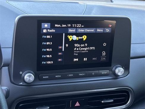 Used 2023 Hyundai Kona SE image 11