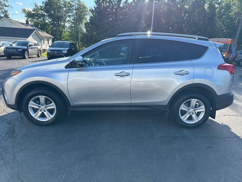 Used 2013 Toyota RAV4 XLE AWD/4WD image 6