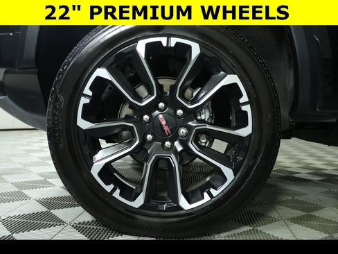 Used 2023 GMC Canyon Denali image 9