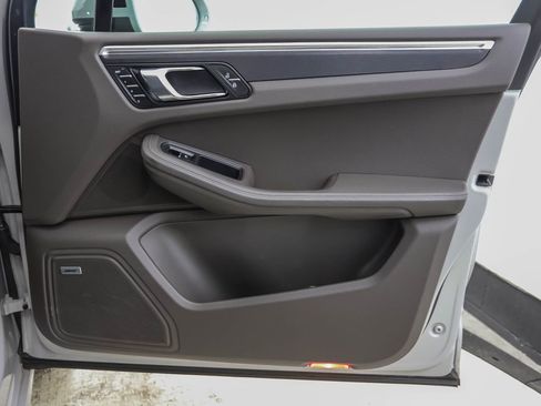 Used 2021 Porsche Macan GTS image 28