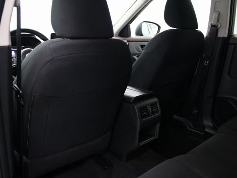 Used 2023 Nissan Rogue S image 17