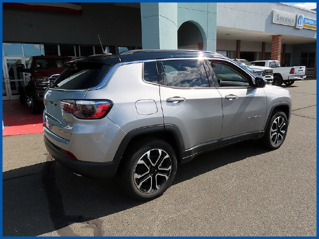 Used 2022 Jeep Compass Limited w/ Sun and Sound Group AWD/4WD image 7