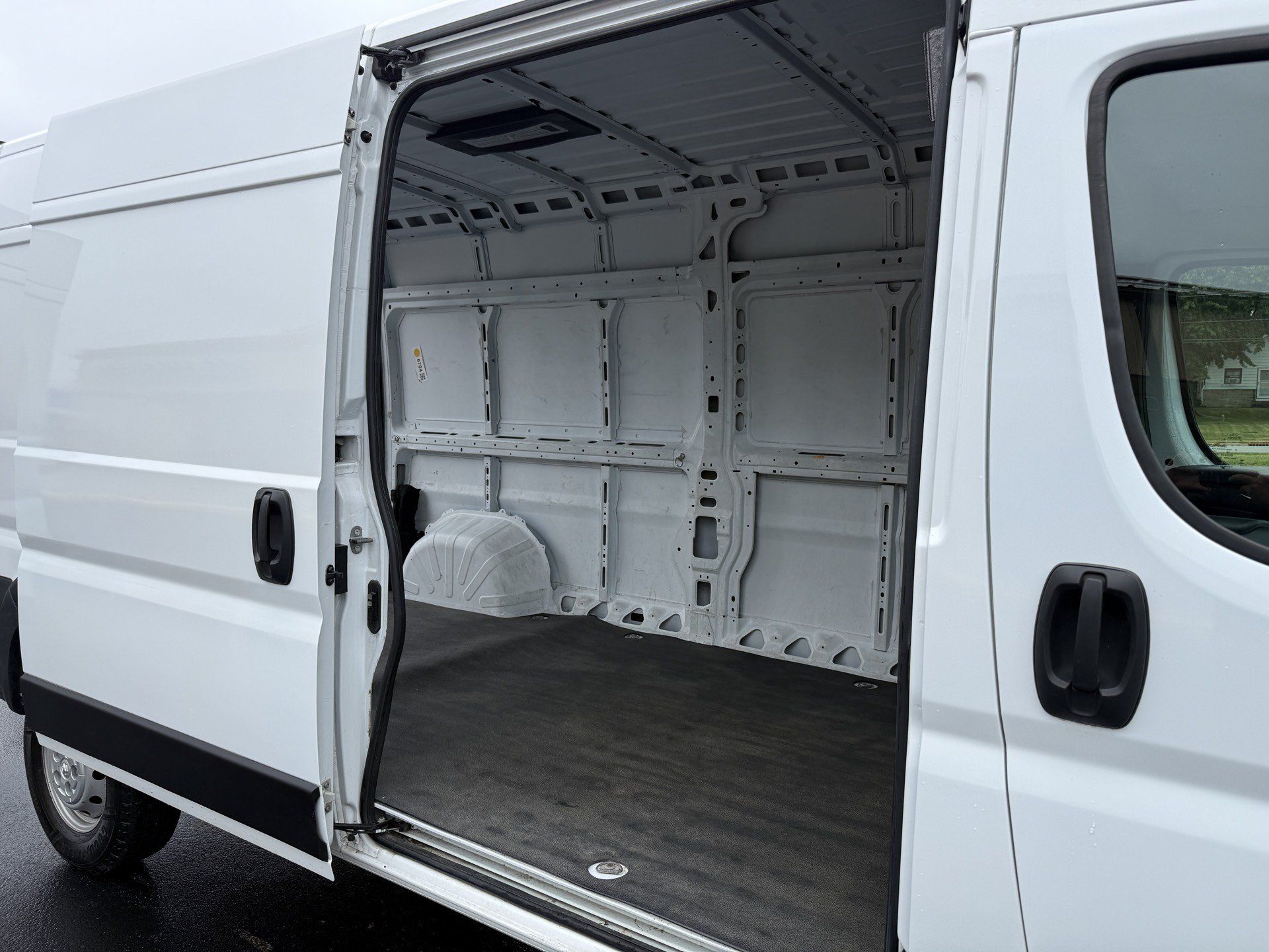 Used 2023 RAM ProMaster 2500 FWD image 31