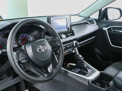 Used 2022 Toyota RAV4 XLE w/ Convenience Package FWD image 23
