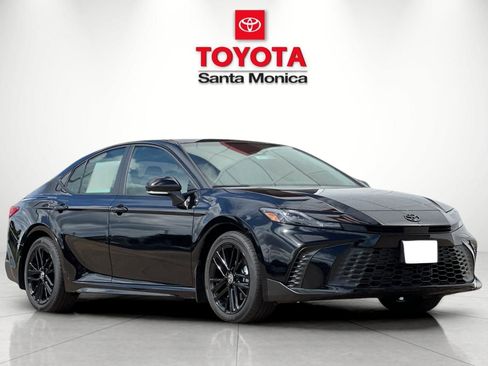 New 2026 Toyota Camry SE FWD image 1