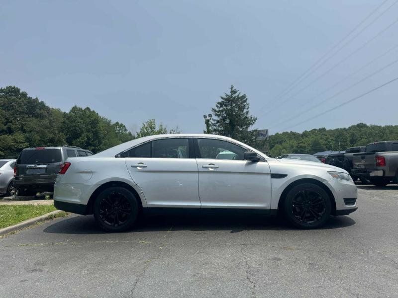 Used 2016 Ford Taurus SEL FWD image 4