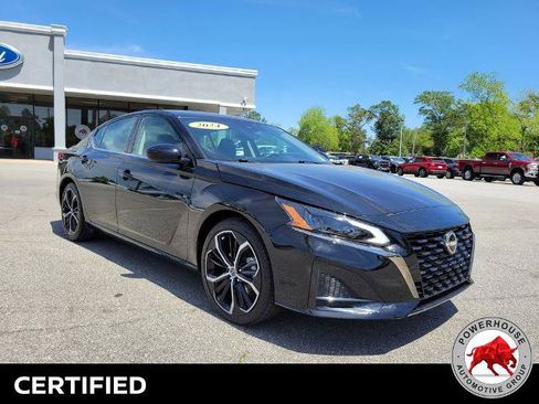 Used 2024 Nissan Altima 2.5 SR FWD image 9