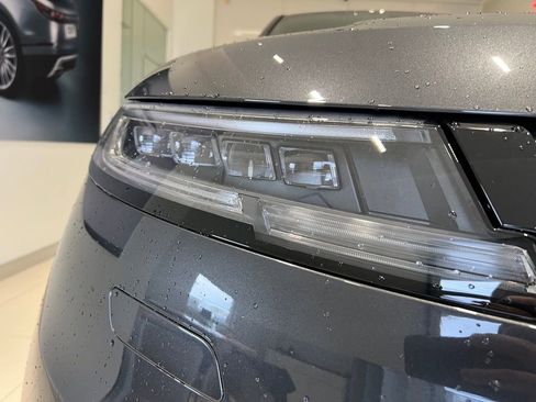 New 2025 Land Rover Range Rover Sport Dynamic SE image 9