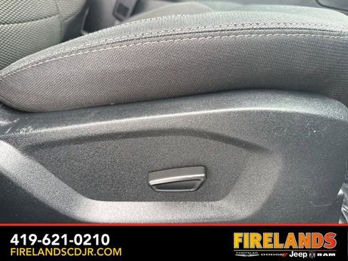 Used 2019 Ford Explorer XLT image 21