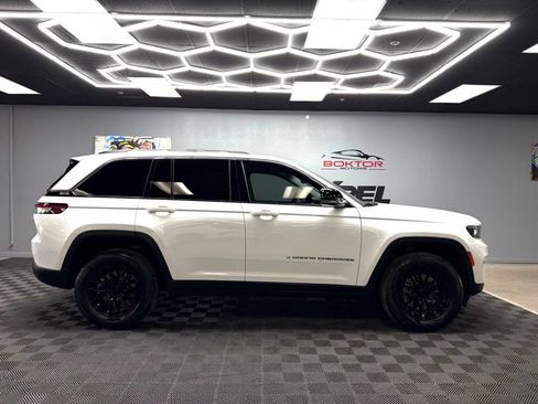 Used 2022 Jeep Grand Cherokee Limited 4xe AWD/4WD image 16
